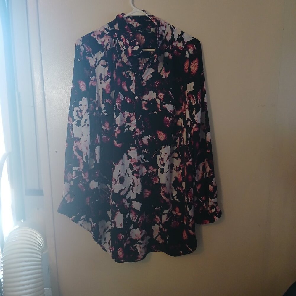 Apt 9 black floral flower shirt Size 1x